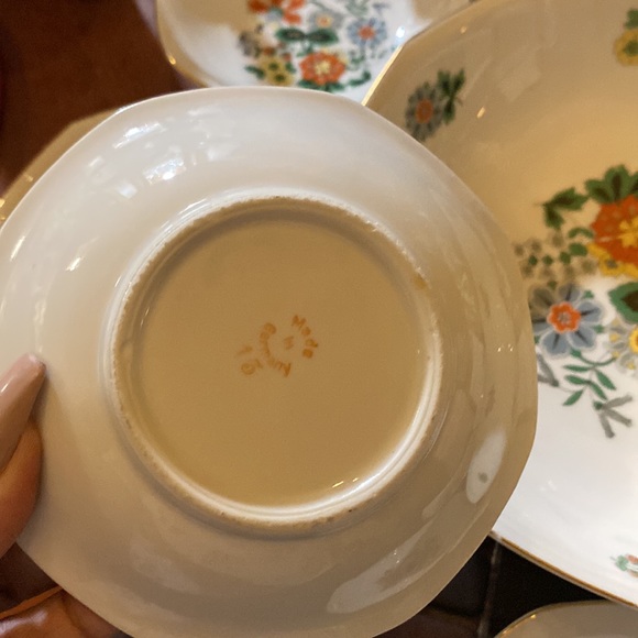 German porcelain serving plate and bowls set of 7 - Picture 5 of 6